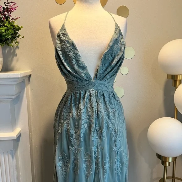 Wishlist Apparel Lace Maxi Dress - Picture 5 of 9